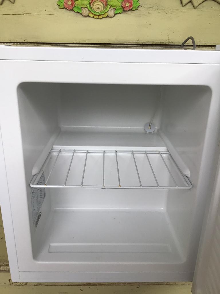 Vriezer, Witgoed en Apparatuur, Vriezers en Diepvrieskisten, Gebruikt, Minder dan 85 cm, Minder dan 60 cm, Energieklasse A of zuiniger