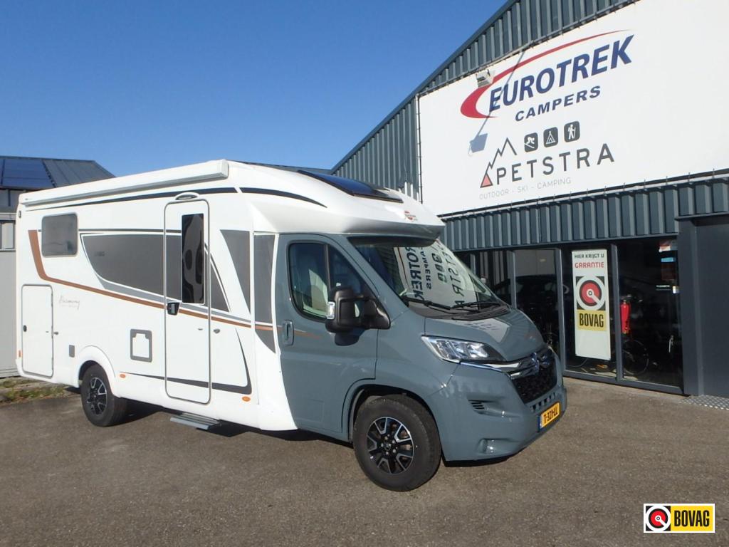 Bürstner Lyseo Harmony Line 690 T, Koelkast, Standaard zit, Luifel, Bedrijf