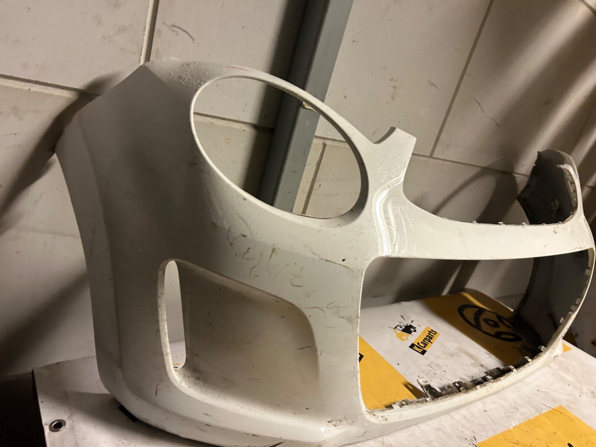 Citroen c1 voorbumper 2014-Heden origineel 52119-OH160, Auto-onderdelen, Gebruikt, Citroën, Ophalen of Verzenden, Bumper