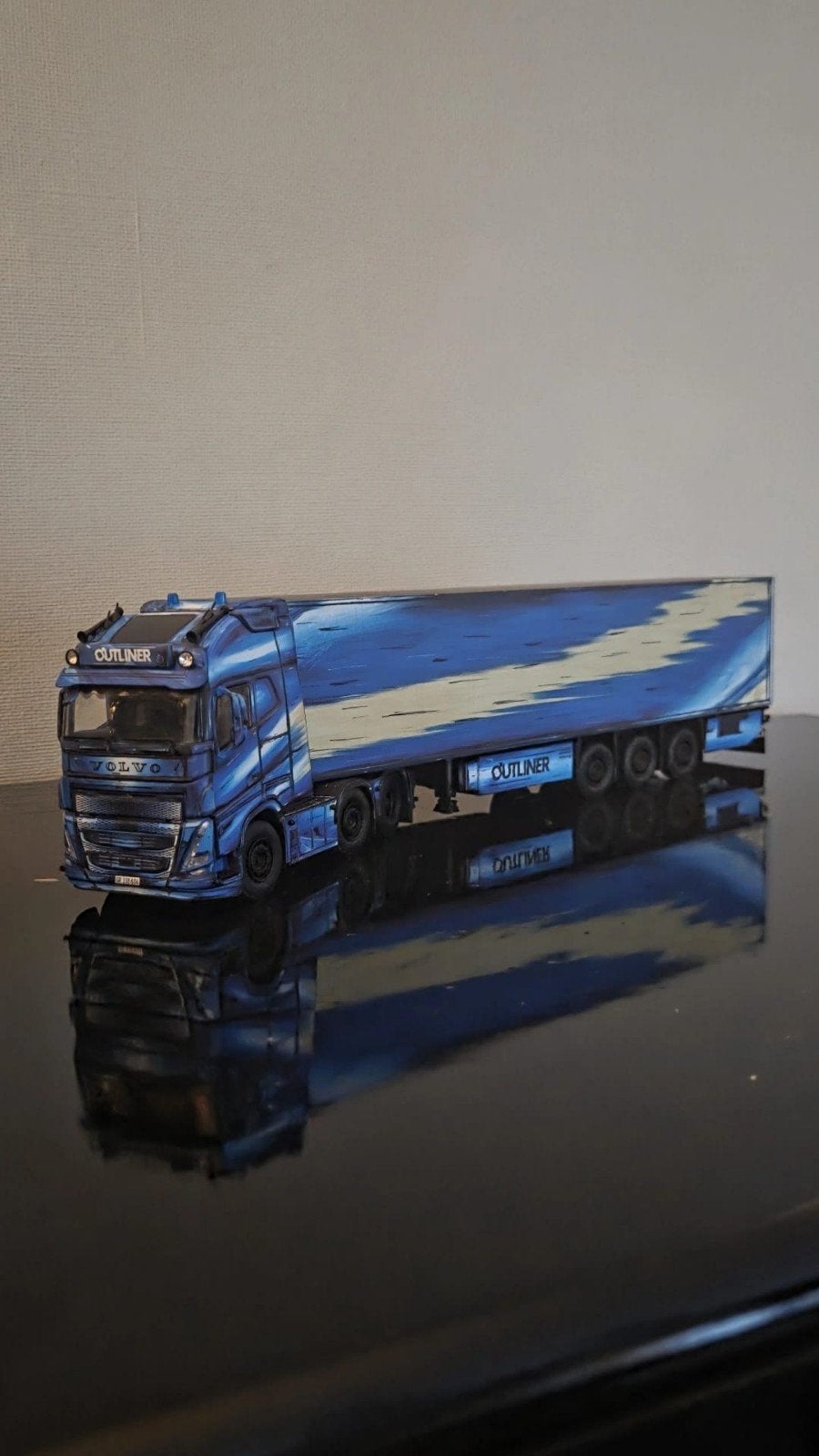 Wsi volvo outliner 1:50, Ophalen, Zo goed als nieuw, Bus of Vrachtwagen, Wsi