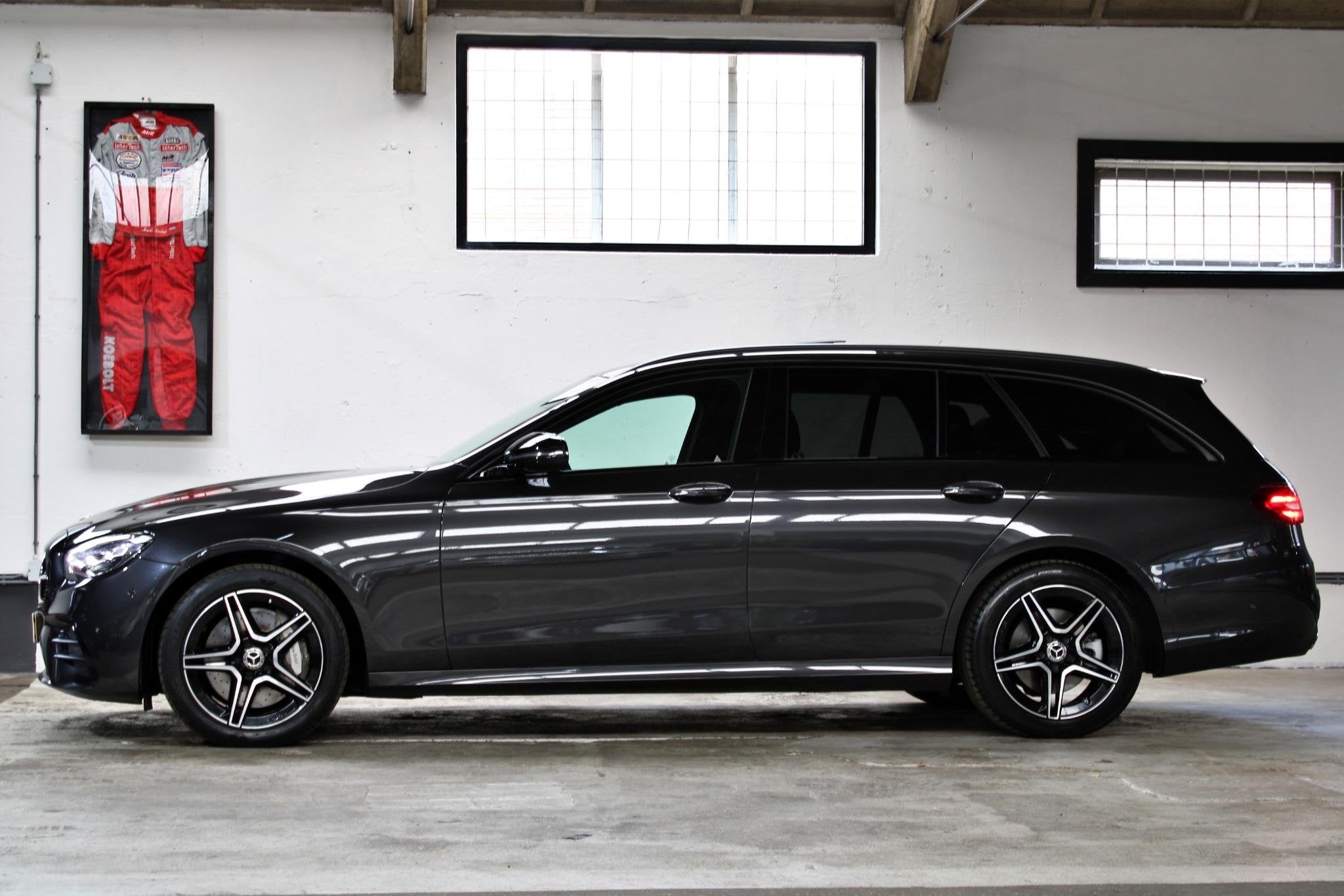 Mercedes-Benz E-klasse Estate 300 e AMG Line | Panoramadak |, Auto's, Dealer onderhouden, Gebruikt, 4 cilinders, Met garantie (alle)