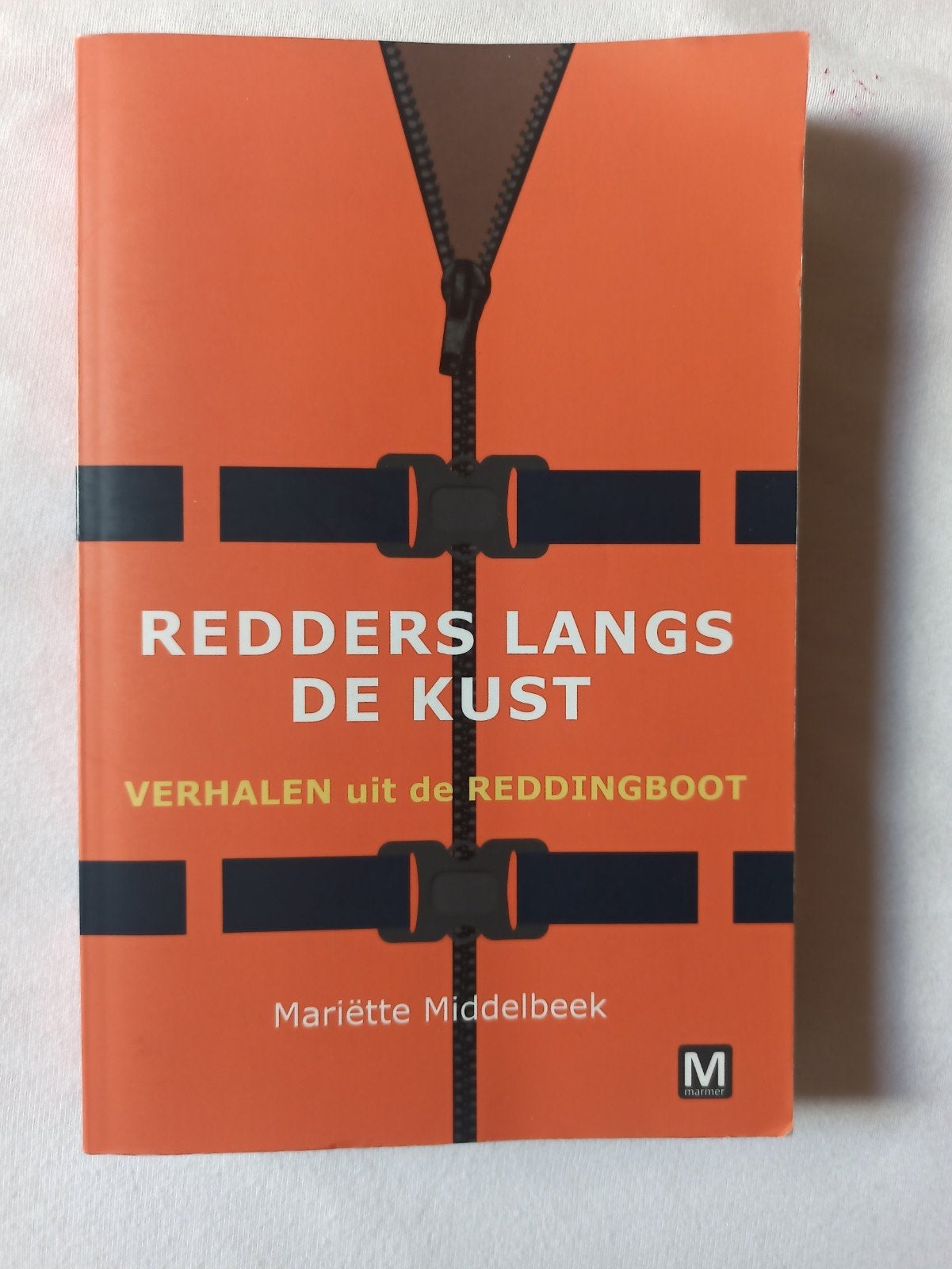 Redders langs de kust - Verhalen uit de reddingboot, Ophalen of Verzenden, Zo goed als nieuw, Mariëtte Middelbeek