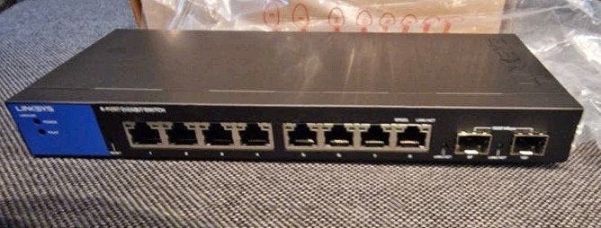 Linksys LGS310C-EU switch met sfp, Computers en Software, Netwerk switches, Ophalen of Verzenden, Nieuw