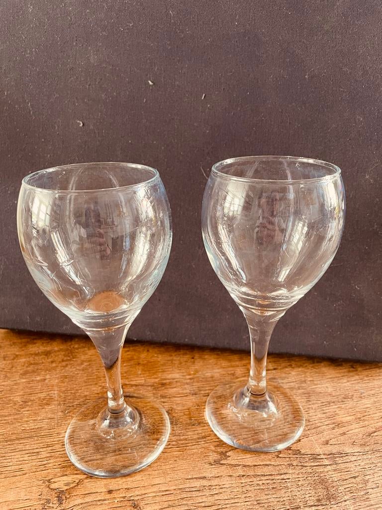 Twee wijnglazen, 18 cm hoog, Ophalen of Verzenden