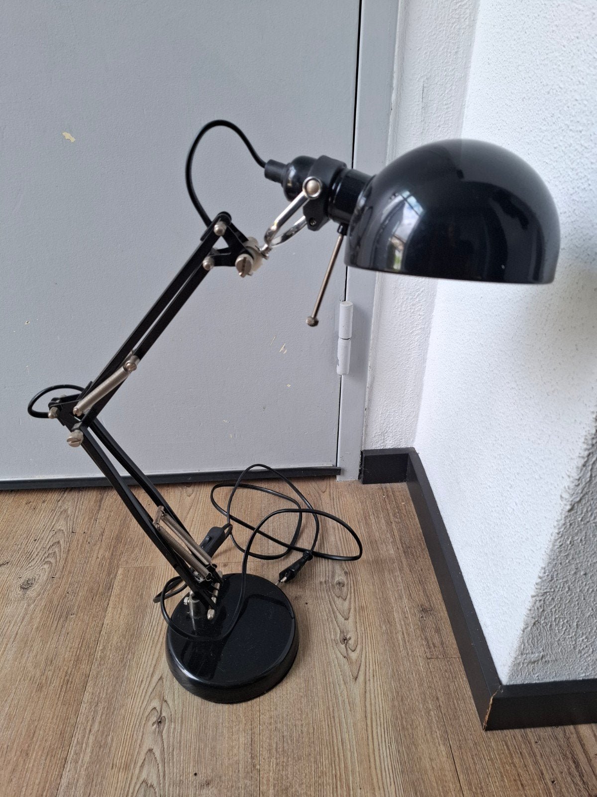 Zwarte bureaulamp met verstelbare arm, Bureaulamp, Gebruikt, Zwart, Metaal