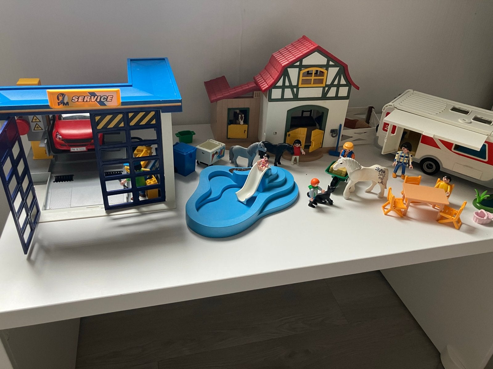 Playmobil ponystal met caravan en garage, Ophalen, Gebruikt, Jongen of Meisje
