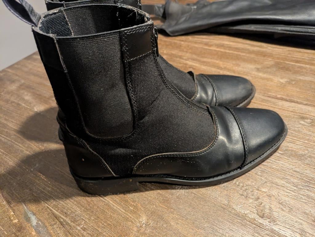 Schoenen maat 40 + chaps en zweepje, Dieren en Toebehoren, Ophalen of Verzenden, Overige soorten, Schoeisel