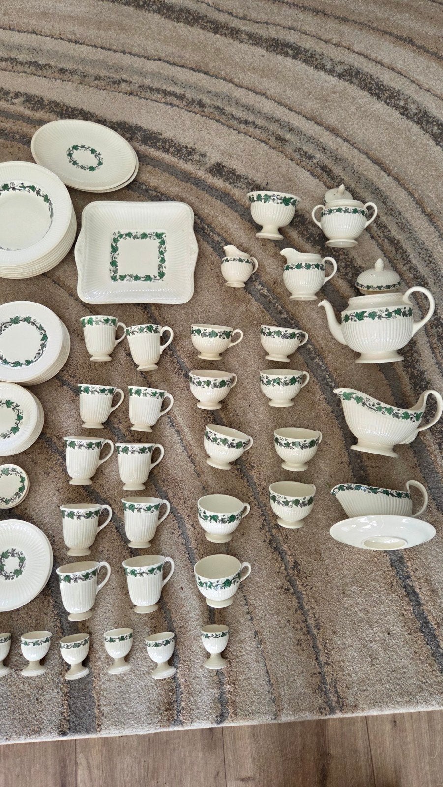 Uitgebreid Wedgwood Stratford servies., Huis en Inrichting, Keuken | Servies, Zo goed als nieuw, Compleet servies, Wedgwood, Aardewerk