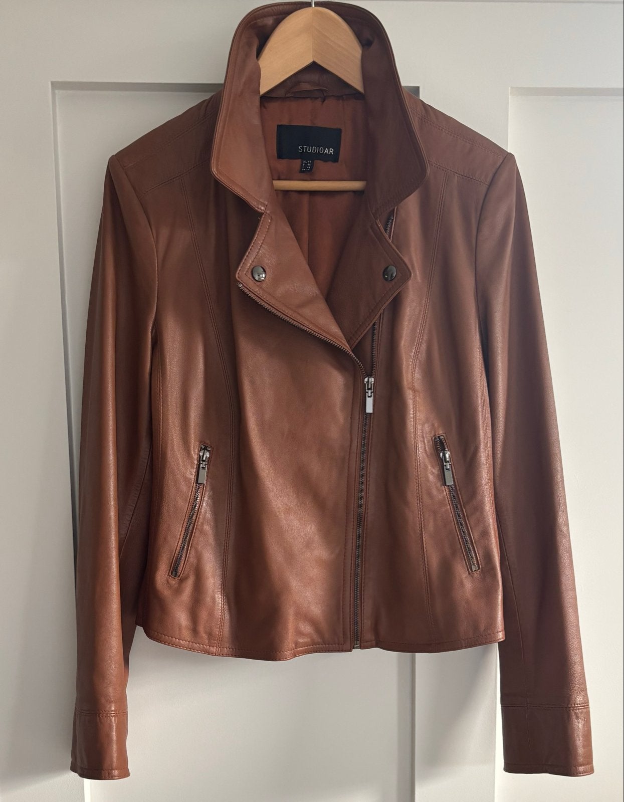 Leren gevoerde cognackleurige jas Studio AR - Maat 38/40, Kleding | Dames, Ophalen of Verzenden, Zo goed als nieuw, Maat 38/40 (M)