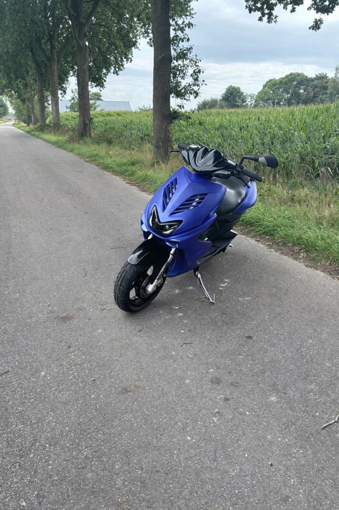 Yamaha aerox 2T 50CC, Fietsen en Brommers, Scooters | Yamaha, Zo goed als nieuw, Aerox, Tweetakt, Ophalen