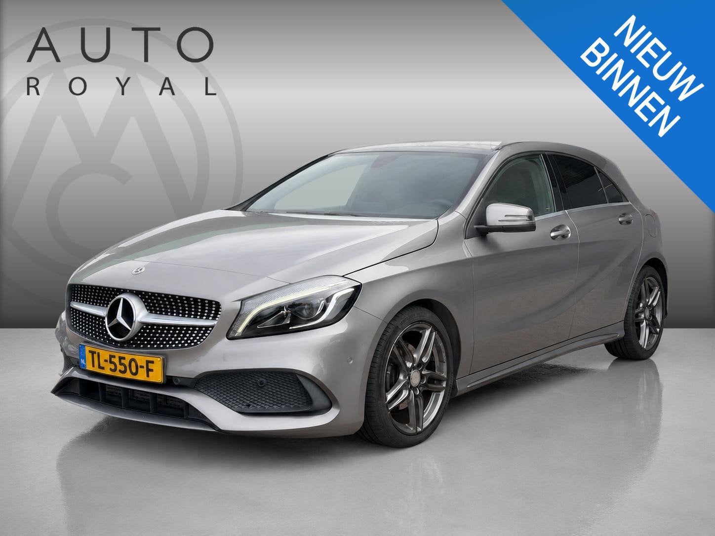Mercedes-Benz A-klasse 180 Business Solution AMG PARKEERSENS, Auto's, Voorwielaandrijving, Gebruikt, Euro 6, 4 cilinders