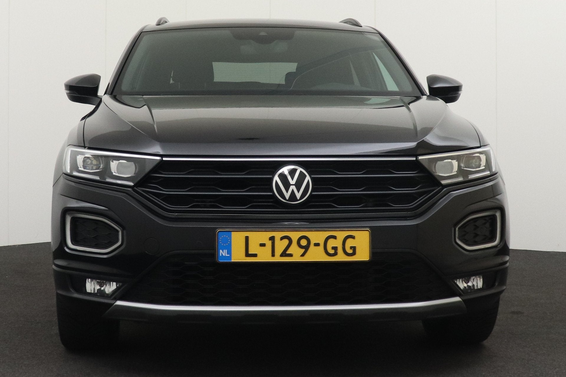 Volkswagen T-Roc 1.5 TSI 150 PK Aut. R-Line Black Ed. Digi.D, Auto's, Volkswagen, 1254 kg, 4 cilinders, 150 pk, Leder en Stof