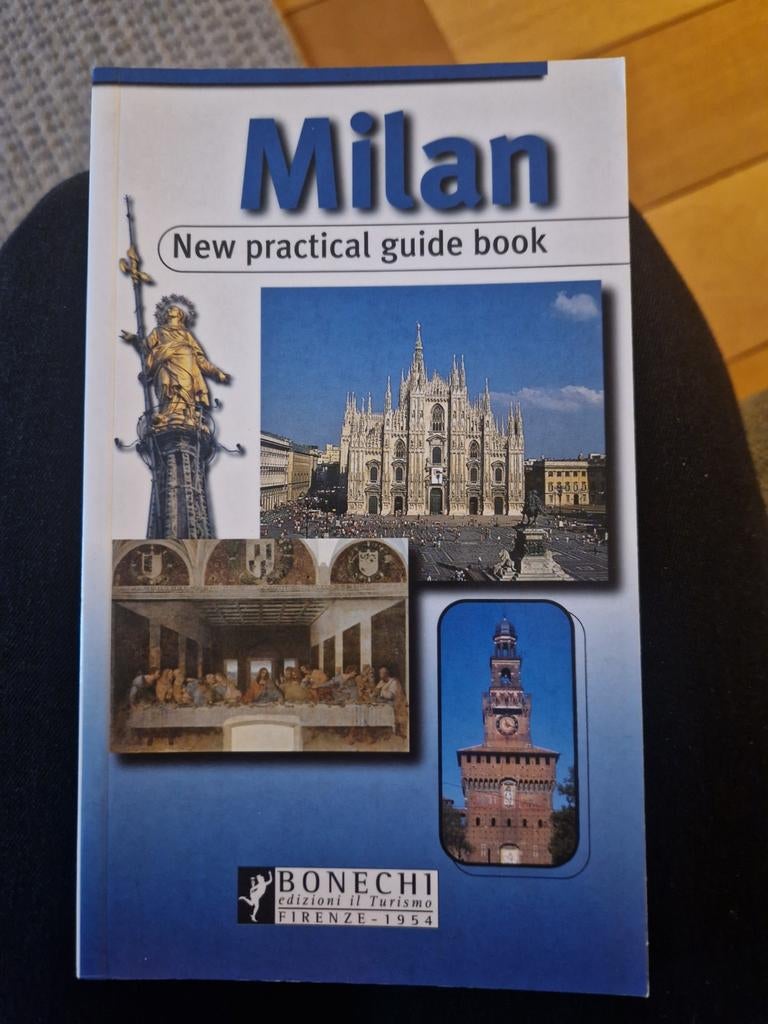 Milan: New Practical Guide Book - Bonechi, Boeken, Overige merken, Bonechi, Europa, Ophalen of Verzenden