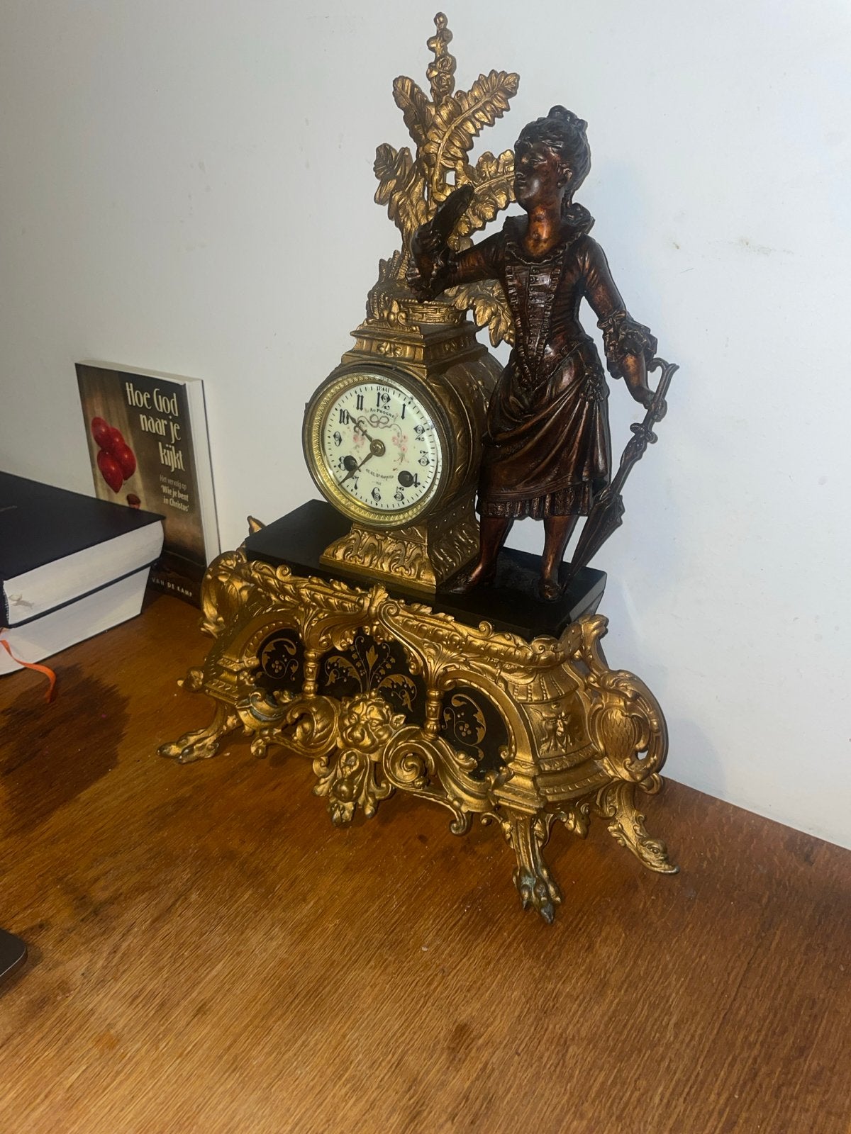 Antieke Franse Pendule Klok - Goudkleurig met Figuur, Ophalen of Verzenden