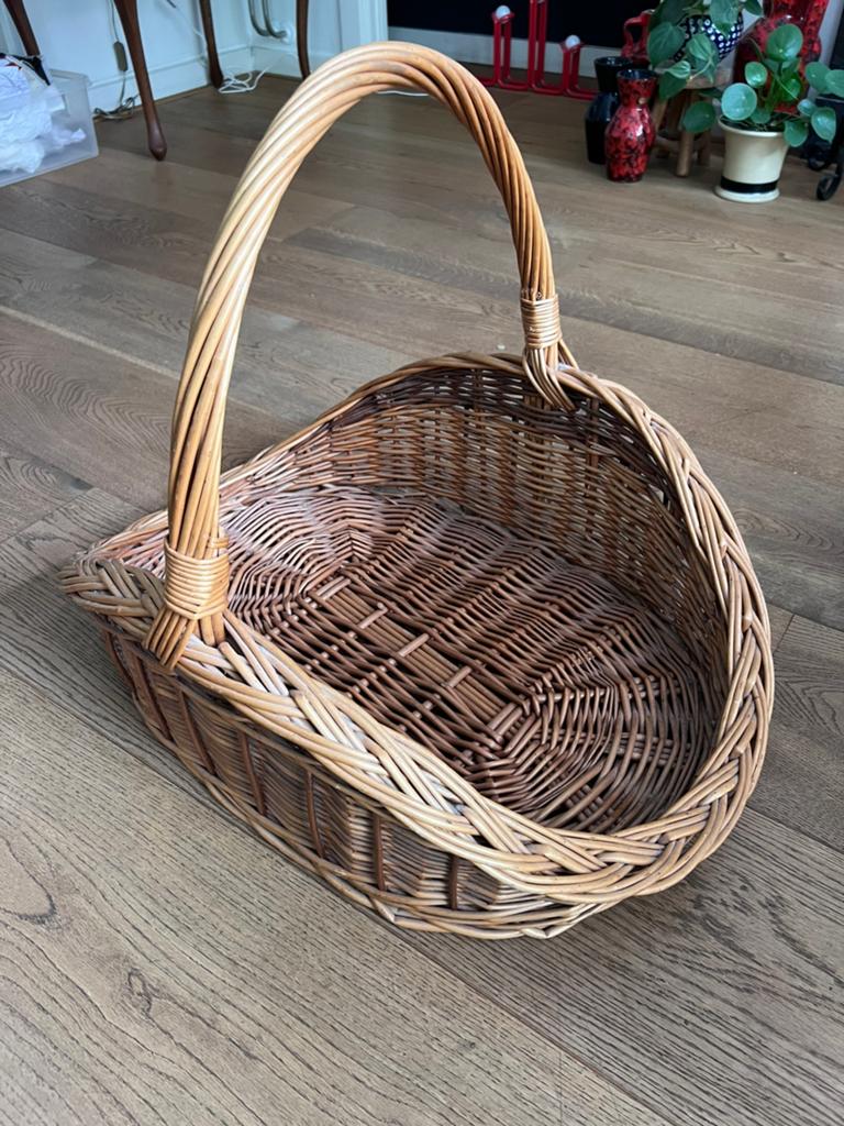 Grote rotan pluk/houthaard mand, Huis en Inrichting, Woonaccessoires | Schalen en Manden, Ophalen, Gebruikt, Mand, Riet