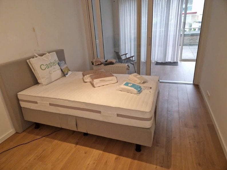 Bijna nieuw - eastborn boxspring - elektrisch - 120 x 200, Ophalen, Strak, Verstelbaar, Zo goed als nieuw