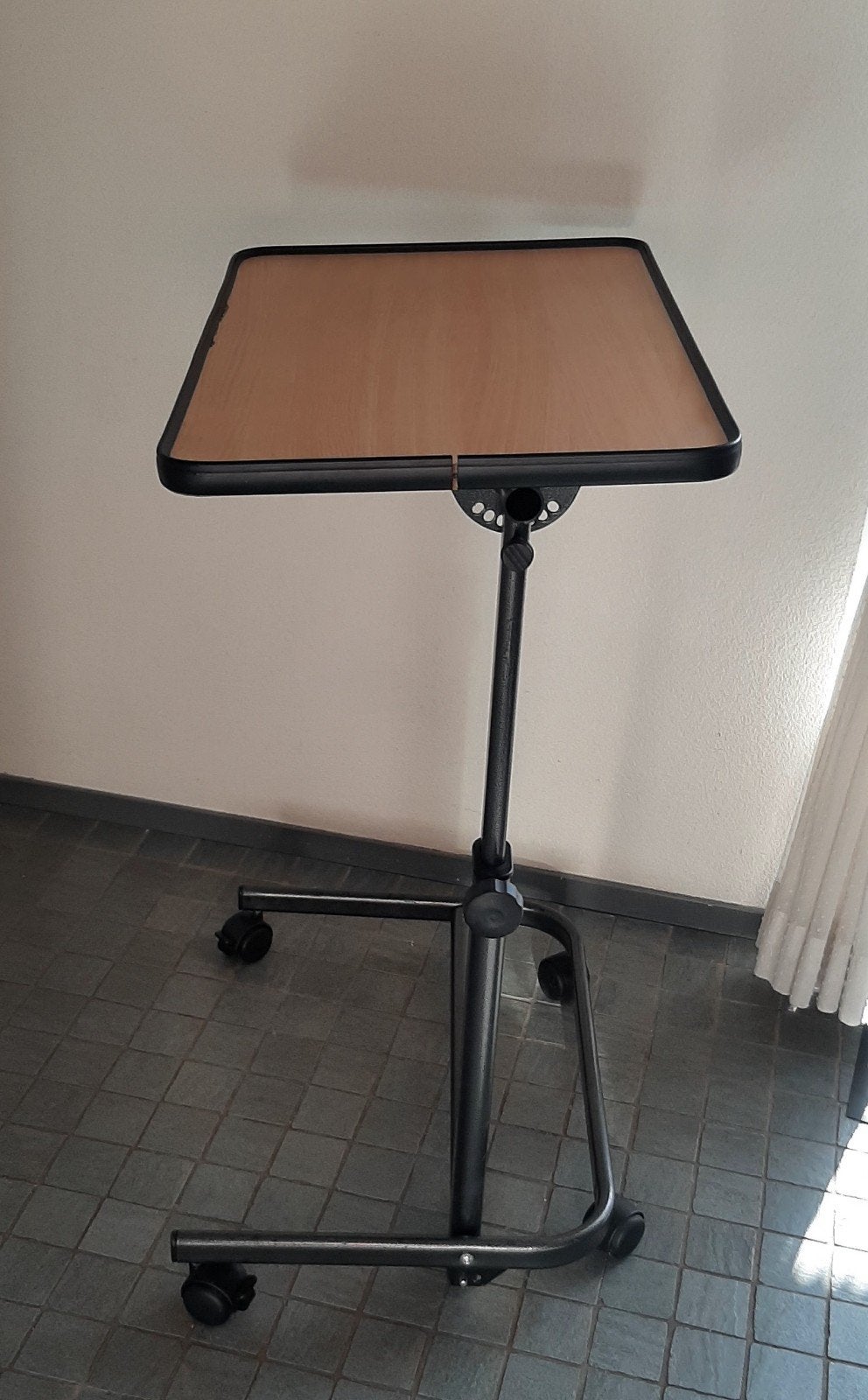Bedtafel laptoptafel zorgtafel Kantelbaar, Ophalen, Gebruikt