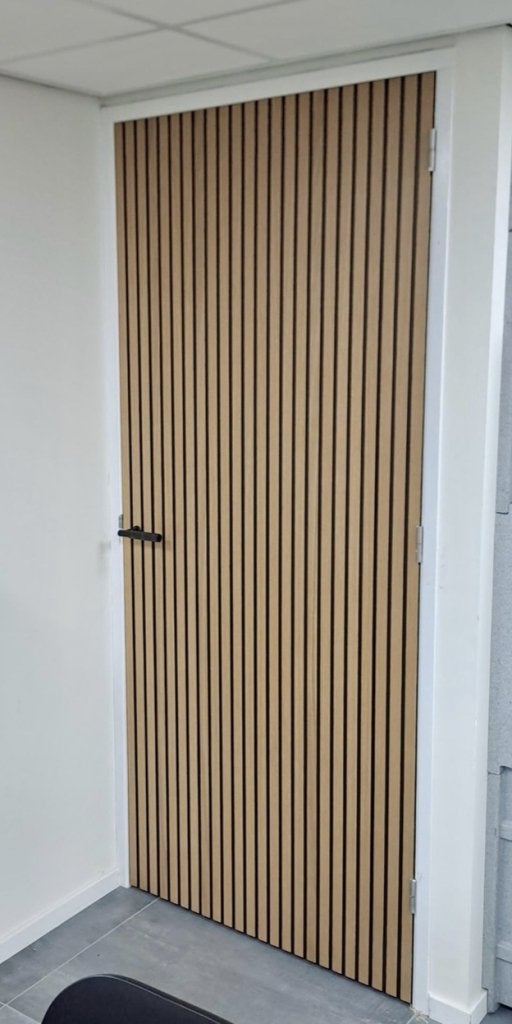 Kant en klaar eiken binnendeur met wandpanelen Stomp