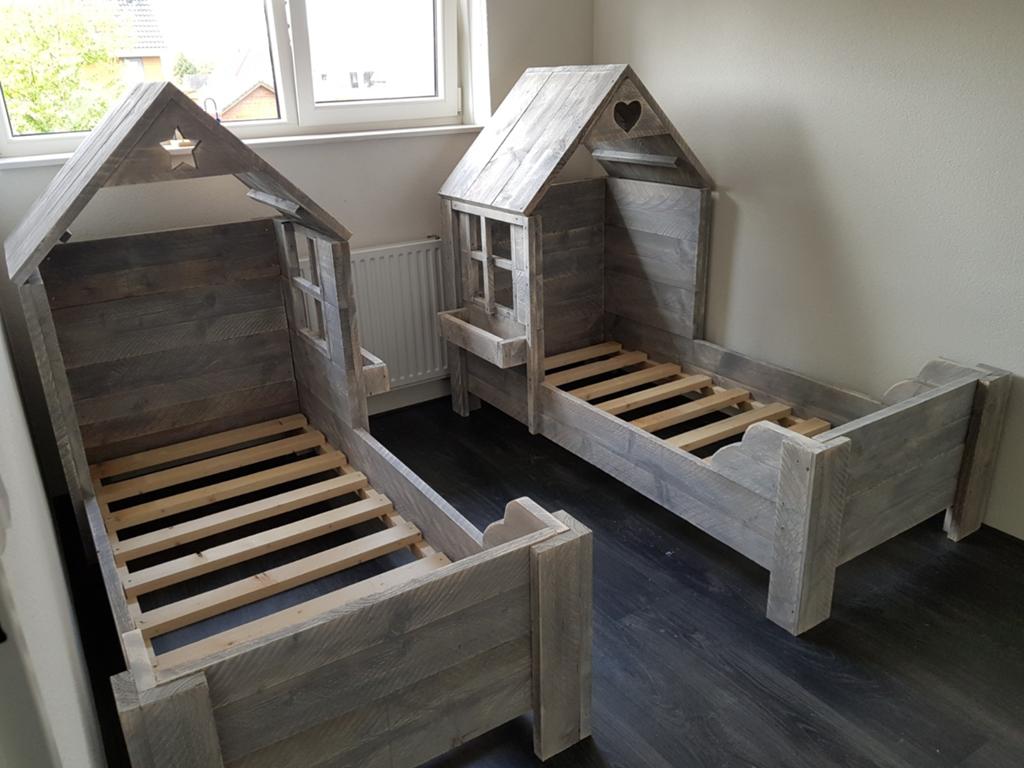 Peuter huisjes bed steigerhout, Ophalen
