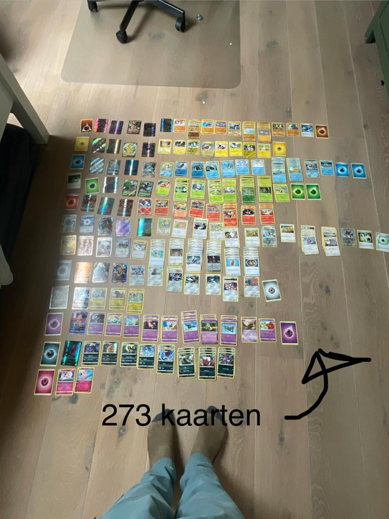 273 Pokemon kaarten, Muziek en Instrumenten, Ophalen of Verzenden, Zo goed als nieuw, Licht, Kleur