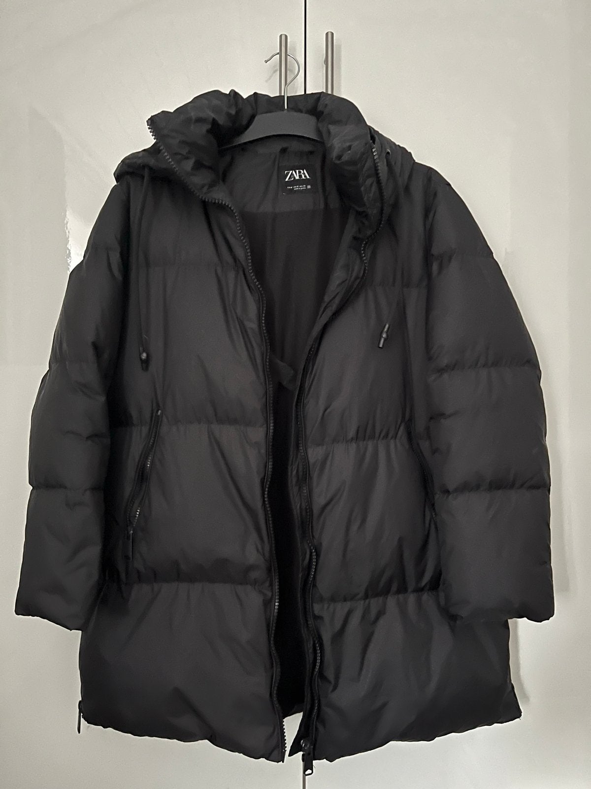 Zwarte Zara Puffer Jas - Maat M, Kleding | Dames, Ophalen of Verzenden, Zo goed als nieuw, Maat 38/40 (M), Zwart