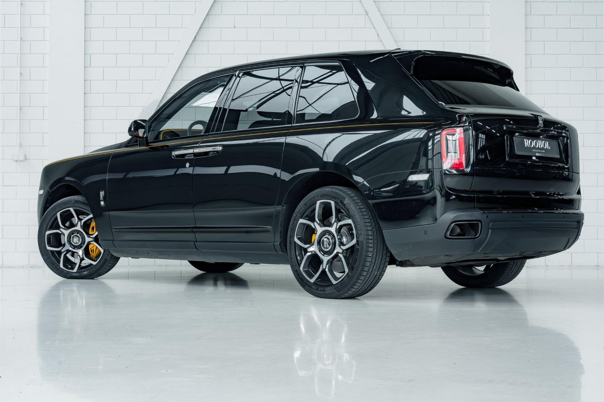 Rolls-Royce Cullinan | Black Badge | Starlight | Manderin Ac, Auto's, Stof, Gebruikt, 12 cilinders, Zwart