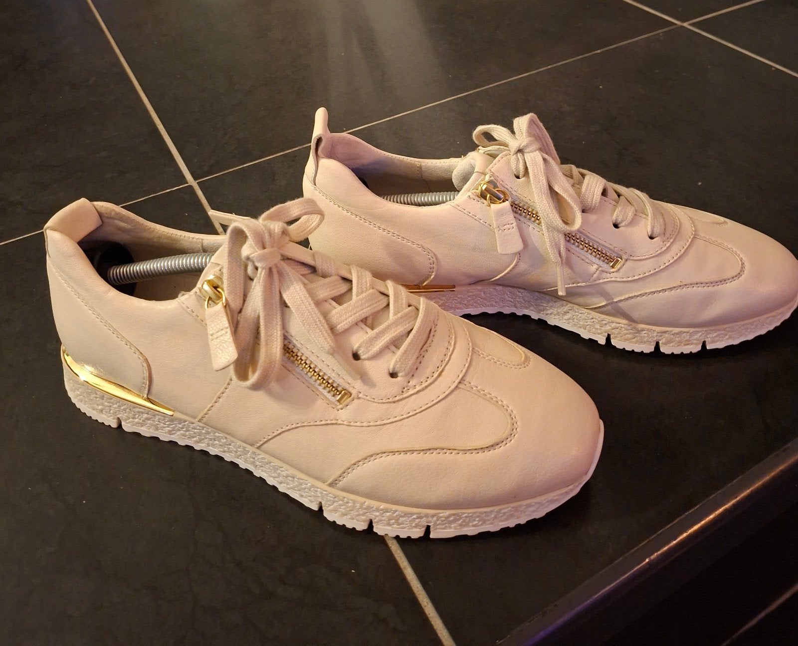 Gabor sneakers - Zo goed als nieuw, Beige, Gabor, Ophalen of Verzenden, Sneakers of Gympen