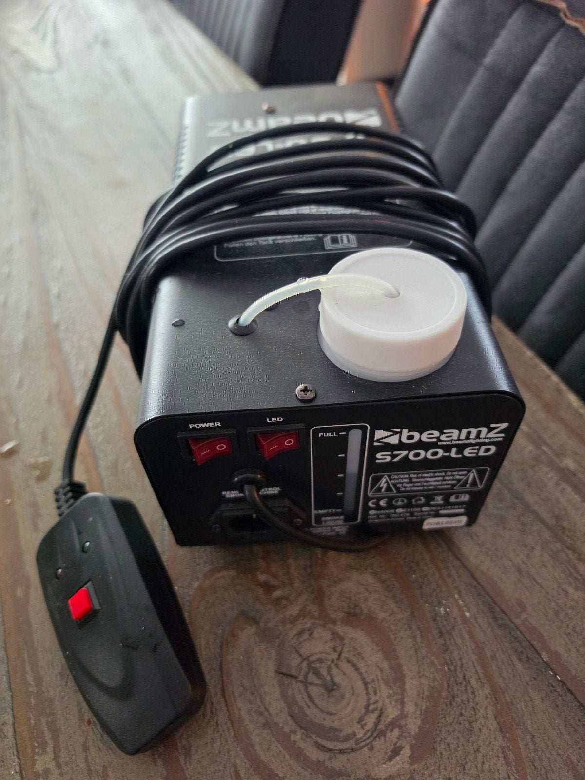 BeamZ S700-LED rookmachine, Ophalen