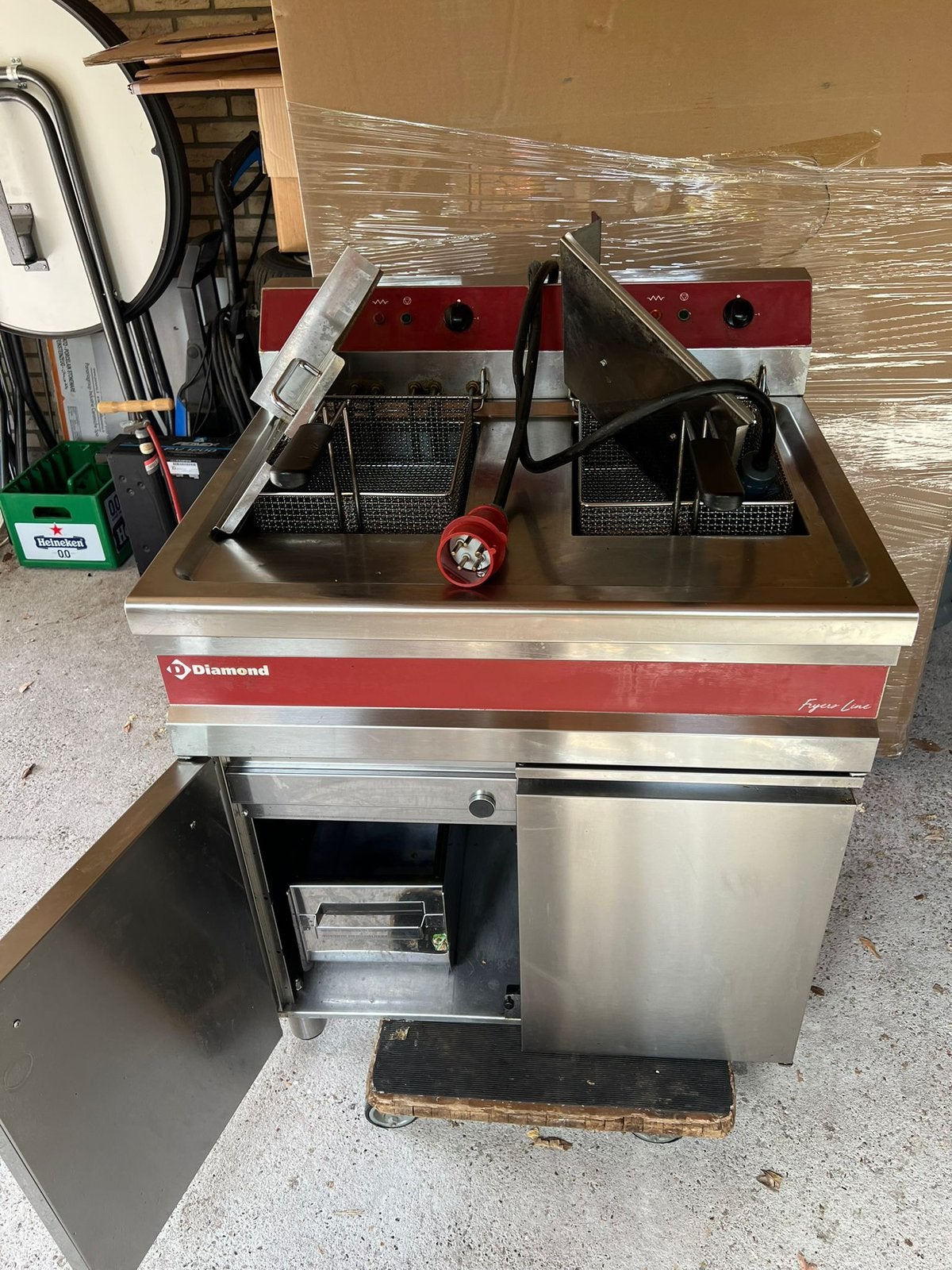 Te koop Diamond Europe electrische frituurpan (2 kuipen), Ophalen, Gebruikt, Fornuis, Frituur en Grillen