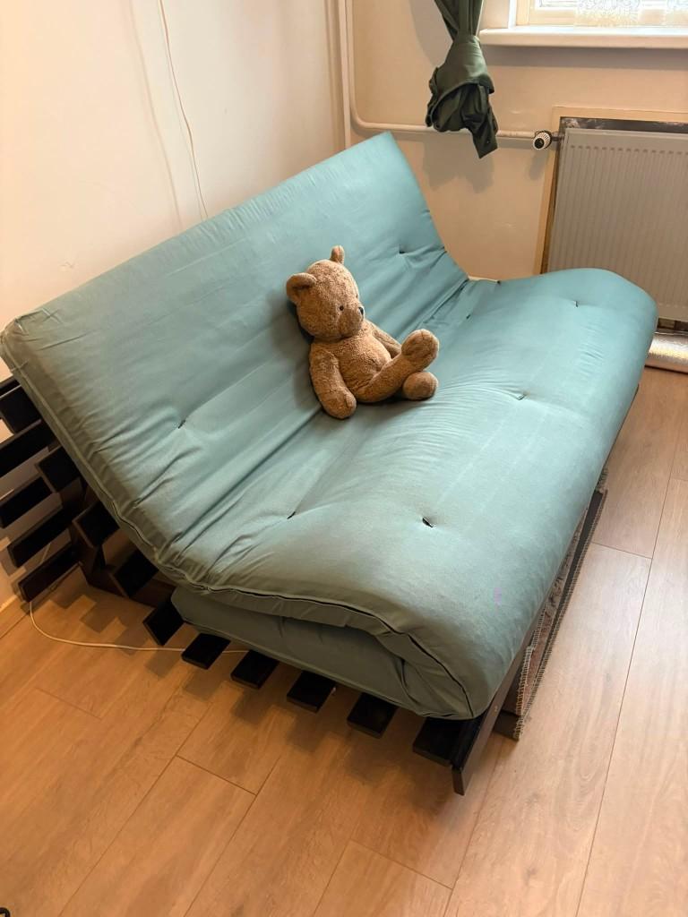 Bedbank futon met onderstel, Ophalen, 140 cm, Zo goed als nieuw, Twijfelaar