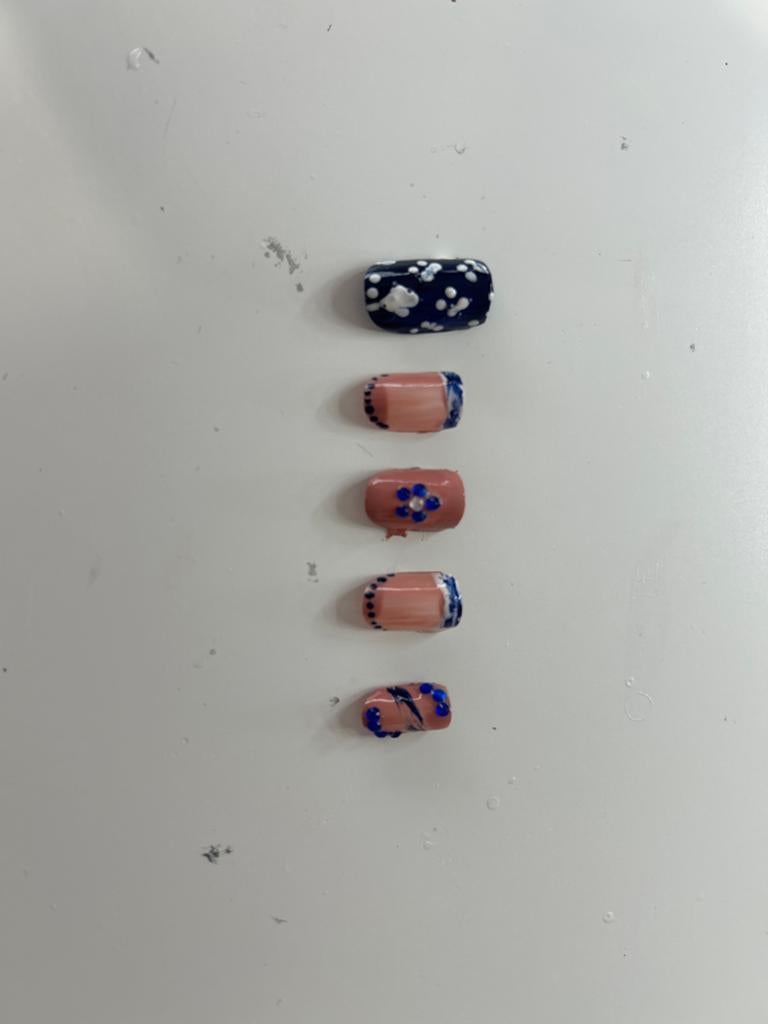 Handgeschilderde nepnagels - Blauw/Wit Bloemen, Verzenden, Zo goed als nieuw, Overige materialen, Overige merken