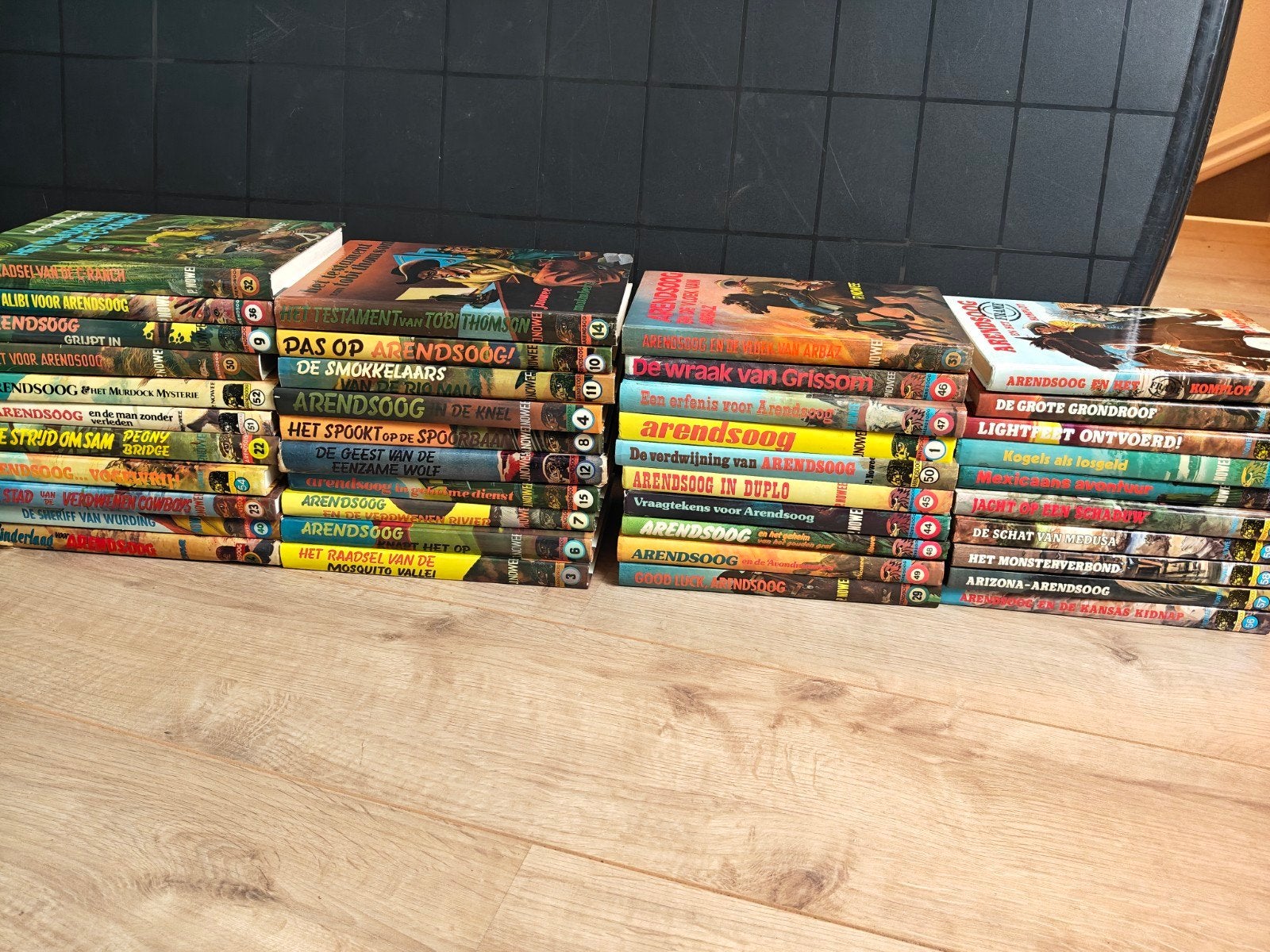 Arendsoog boeken serie, Ophalen, Gelezen, J. Nowee