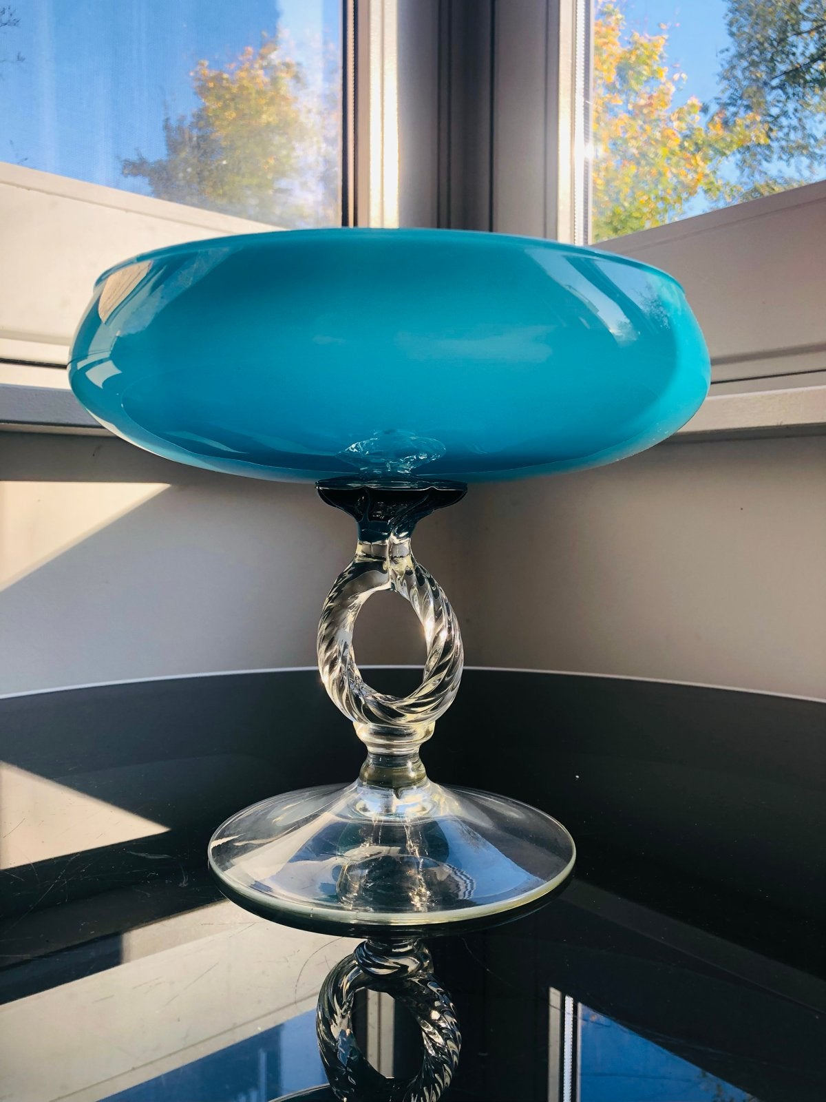 Vintage glazen schaal op voet, turquoise, Antiek en Kunst, Ophalen of Verzenden