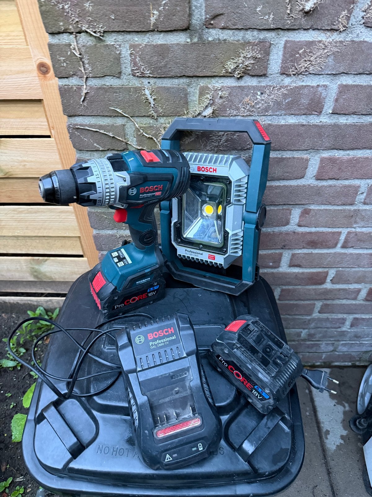 Bosch Professional Boor-/Schroefmachine met Accu's en Lamp, Doe-het-zelf en Verbouw, Gereedschap | Boormachines, Variabele snelheid