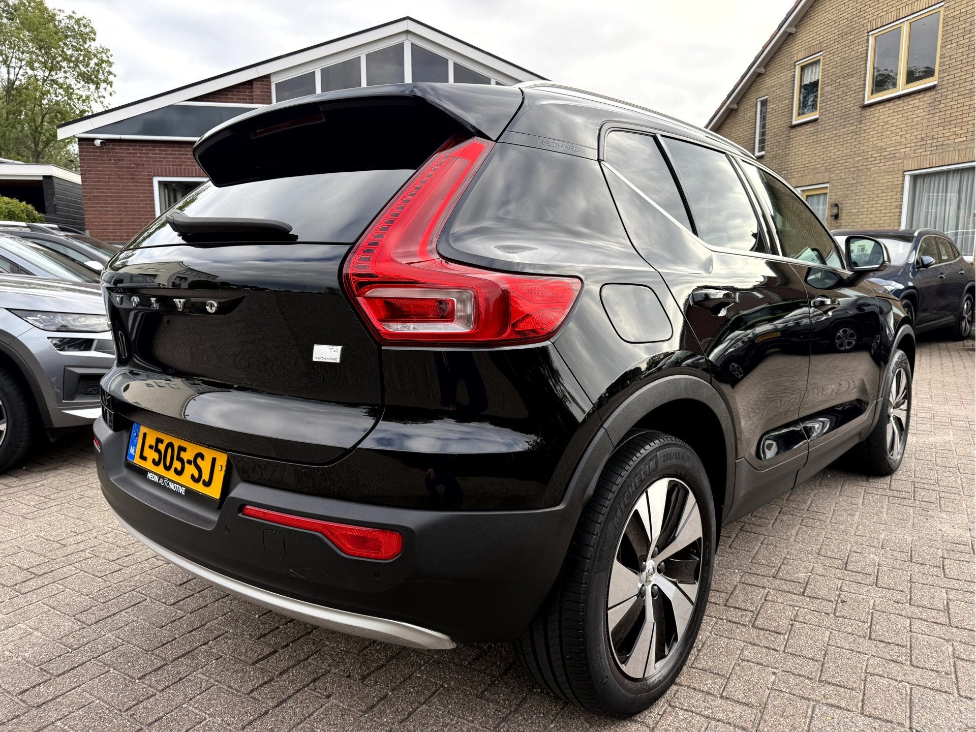 Volvo XC40 1.5 T4 Recharge Inscription Panoramadak, Leer, 18, Dealer onderhouden, Euro 6, Automatische klimaatregeling, Zwart