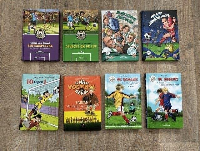 8 stuks: Voetbalverhalen Voetbal bend Koen Kampioen, enz, Boeken, Ophalen of Verzenden, Zo goed als nieuw, Voetbalverhalen diverse .