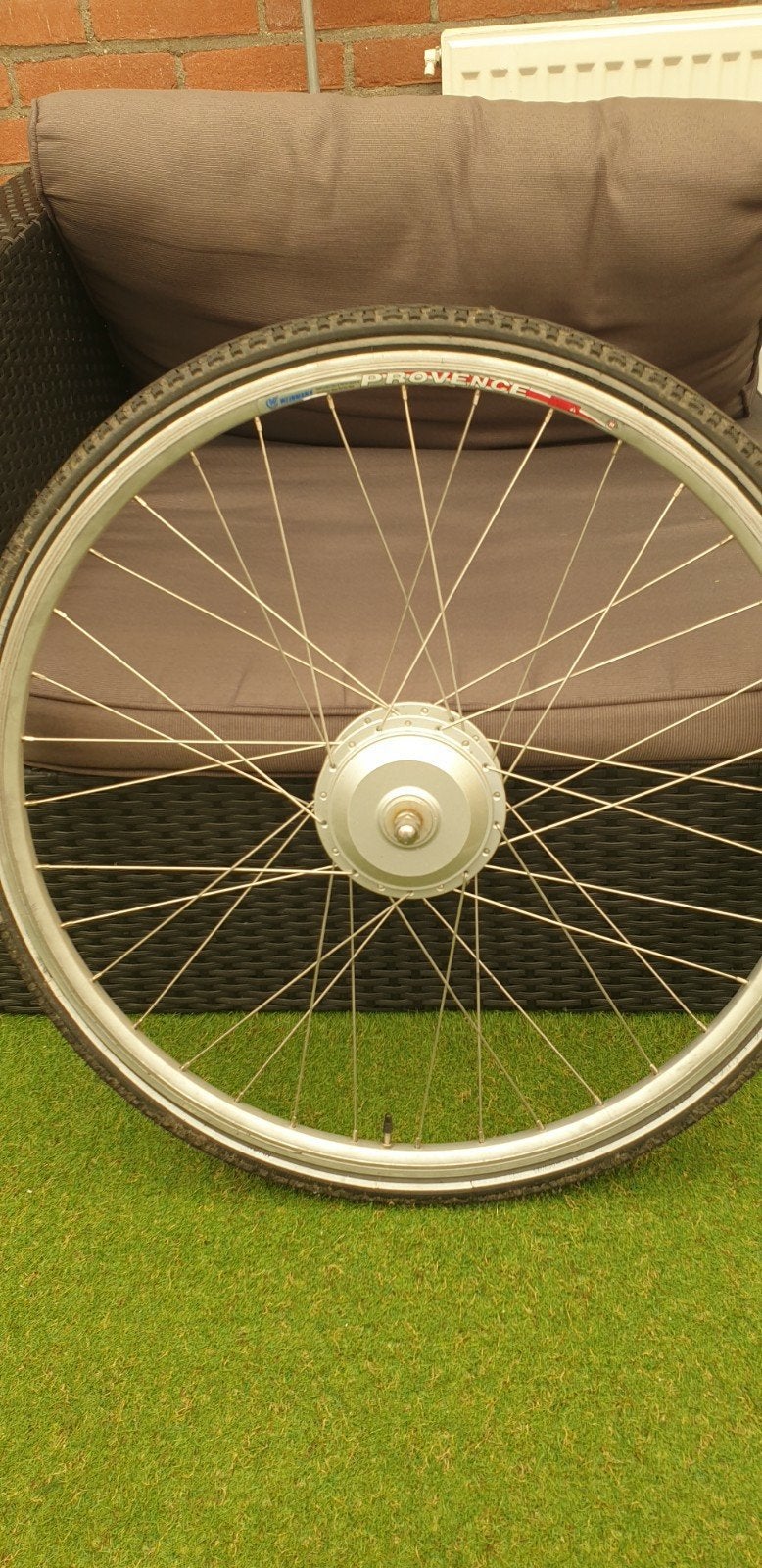 Te koop velg met band 28"; en 36v 250w 50 euro, Ophalen of Verzenden, Gebruikt, Band