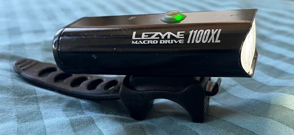 Lezyne Macro Drive 1100XL bicycle front light, Ophalen, Gebruikt, Voorlicht, Oplaadbaar