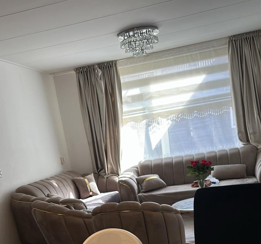 Mooie gouden/beige bank – zo goed als nieuw