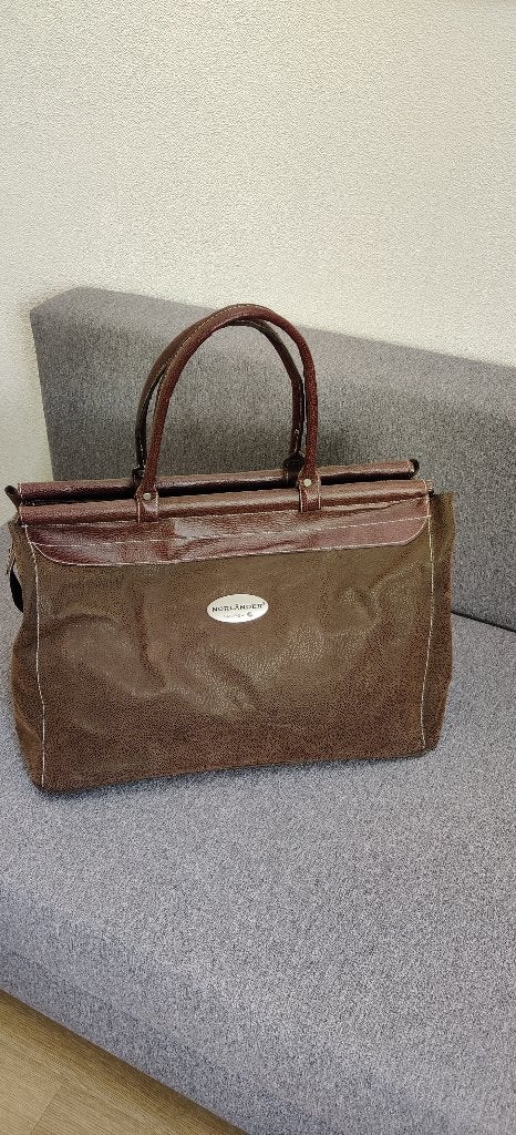 Twee leatherlook reistassen, 40 tot 60 cm, 30 cm of meer, Bruin, Minder dan 35 cm