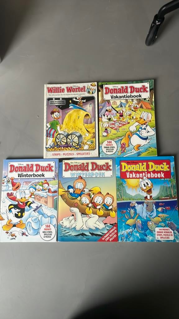 Donald Duck boeken, Meerdere comics, Ophalen of Verzenden, Zo goed als nieuw, Europa