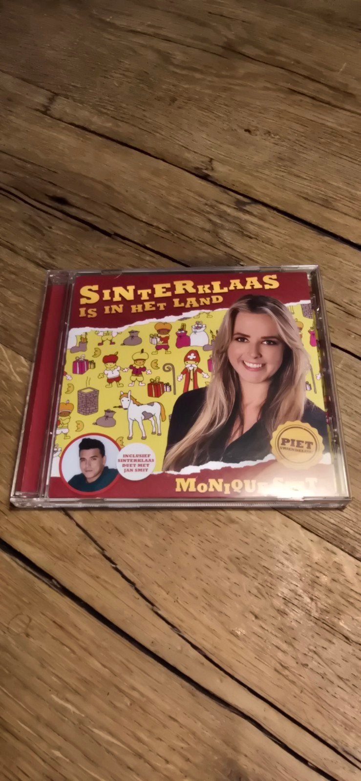 Sinterklaas is in het land - MoniQue Smit CD, Inclusief boekje, Tot 2 jaar, Ophalen of Verzenden, Zo goed als nieuw