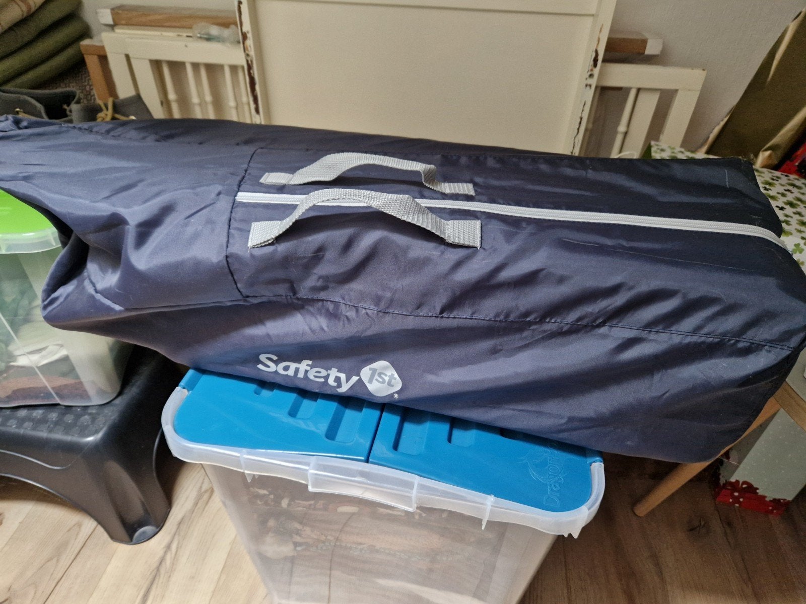 Campingbed met extra matras in nette staat, Ophalen