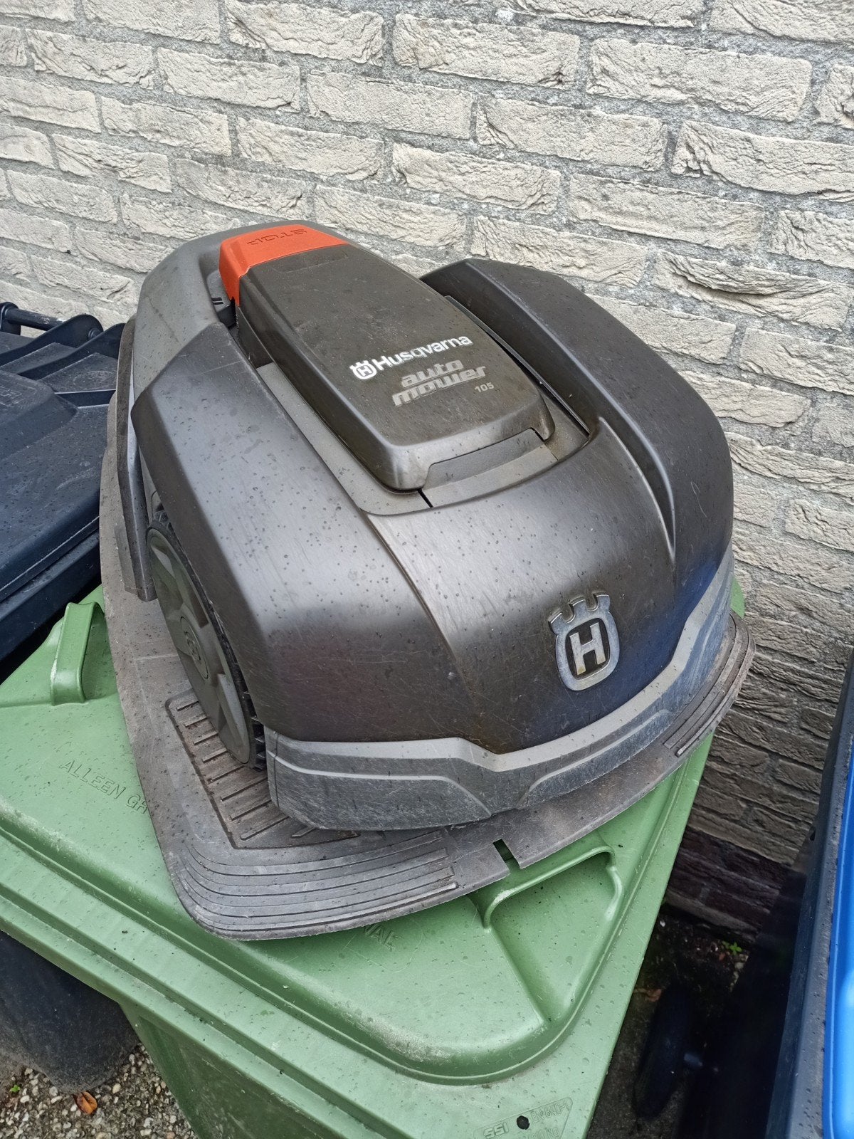 Husqvarna 105  robotmaaier 105, Tuin en Terras, Ophalen of Verzenden, Gebruikt, 20 tot 25 cm