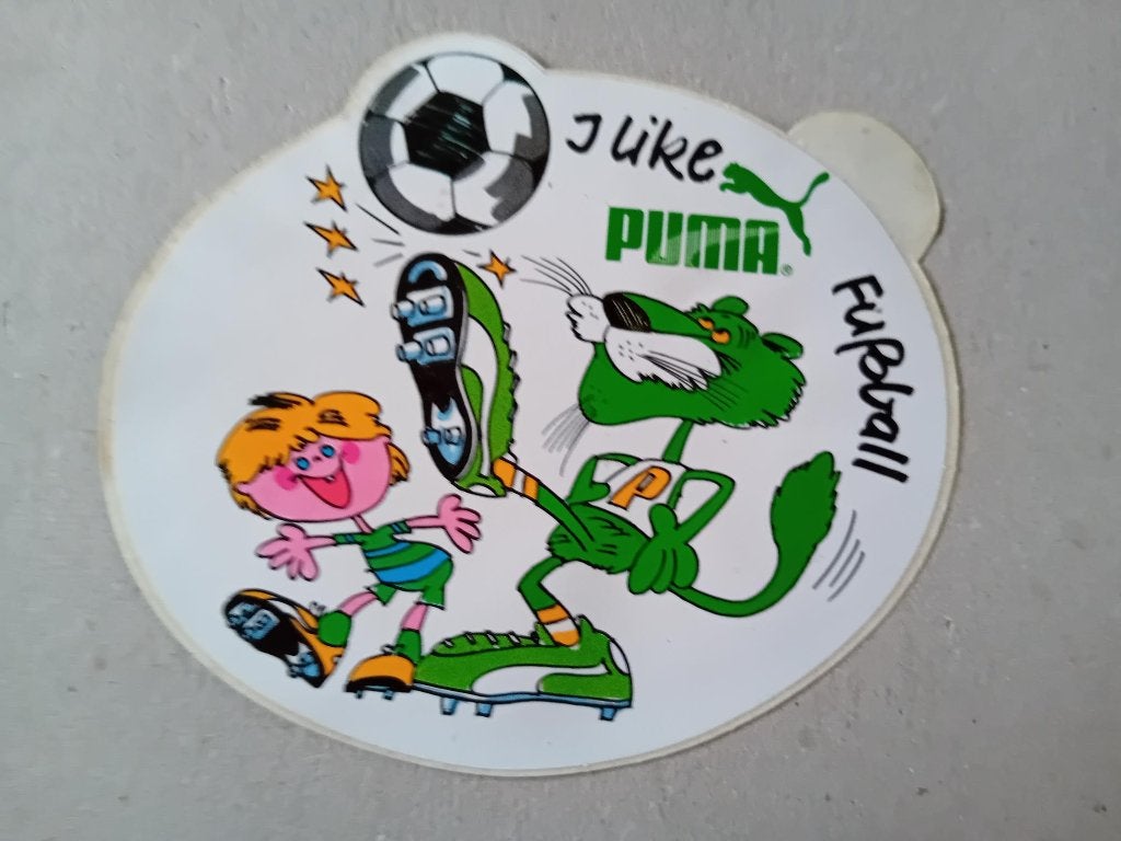 Puma sticker I like fussball 11,5x10,5cm, Ophalen of Verzenden, Zo goed als nieuw, Bedrijf of Vereniging