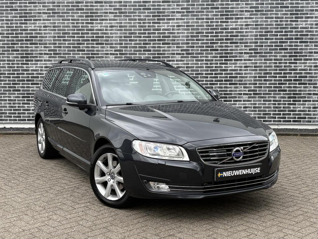 Volvo V70 2.0 T4 Classic Edition | Automaat | Trekhaak | Ada, 12 maanden, Gebruikt, Euro 6, Leder en Stof