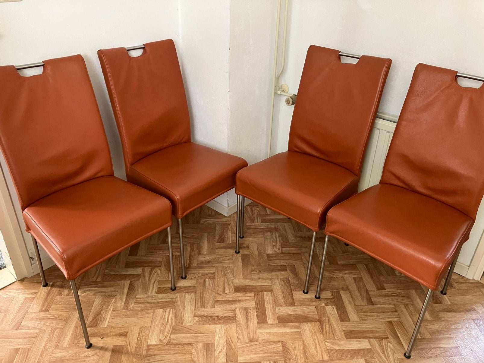 4x stoel eettafel eetkamerstoel oranje terra terracotta, Overige kleuren, Leer, Ophalen of Verzenden, Zo goed als nieuw