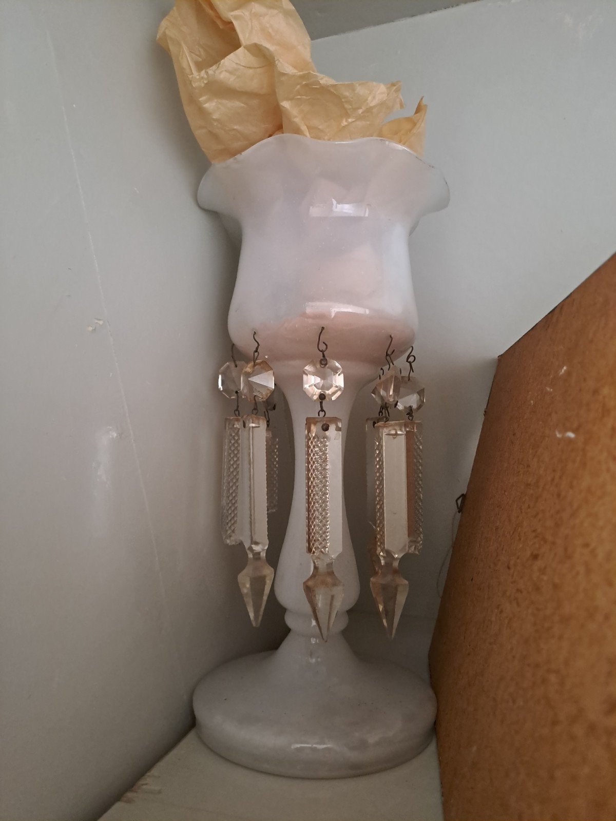 melkglas vaasje met kristal hangers., Ophalen