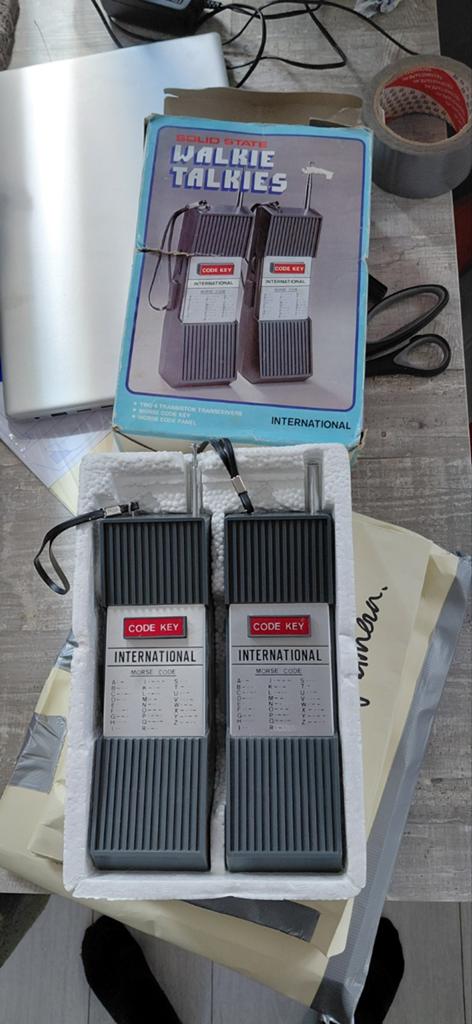 Vintage Solid State Walkie Talkies - International, Ophalen of Verzenden, Zo goed als nieuw, Minder dan 2 km, Portofoon of Walkie-talkie