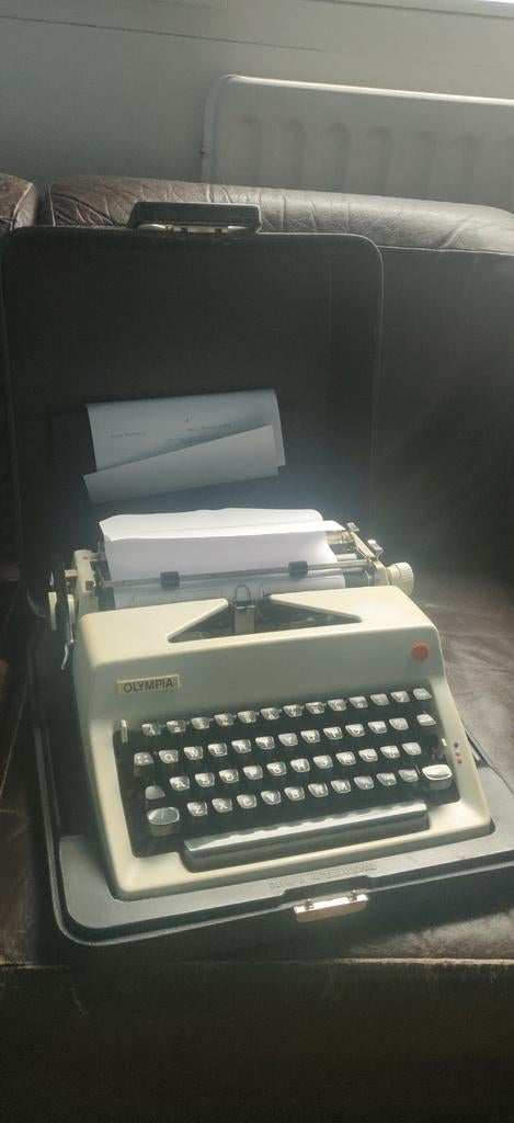 Olympia kantoormachine, Diversen, Typemachines, Verzenden